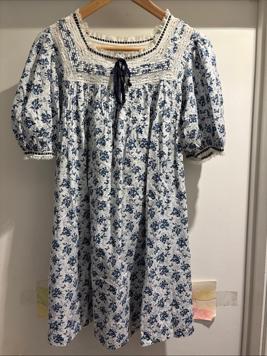 Doen Dresses & Skirts - Doen Cadeau White Floral Cotton Dress with Blue Print